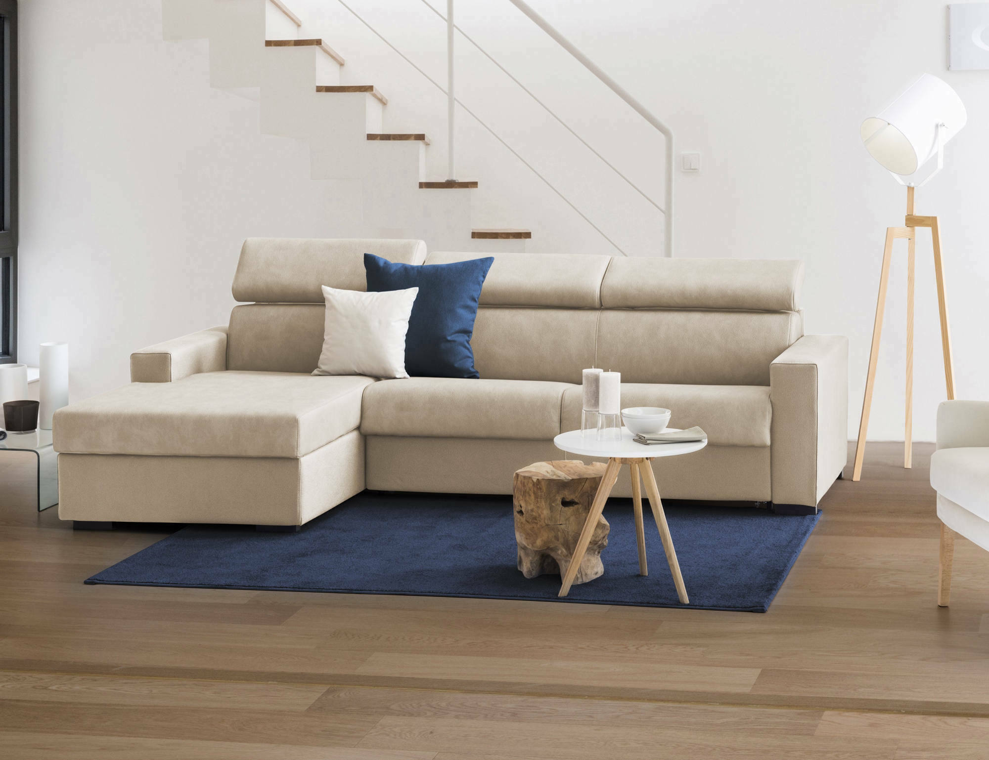 Divano fisso Aryaly, Divano ad angolo, Made in Italy, SofÃ  Soggiorno con chaise longue, in tessuto imbottito - Penisola contenitore Sinistra, con Braccioli slim, cm 260x95h85, Beige