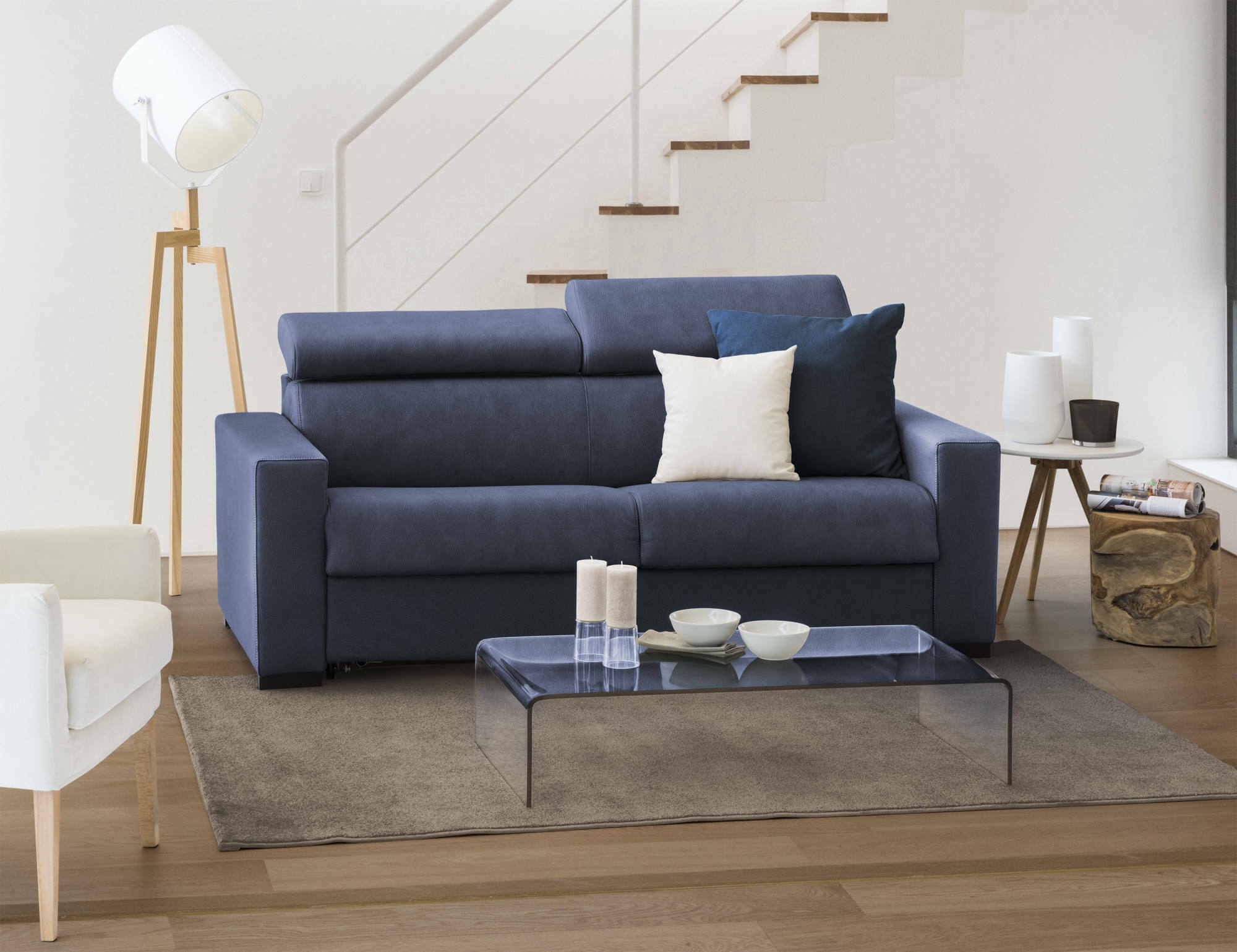 Divano fisso Nukualofa, Divano a 2 posti, Made in Italy, SofÃ  Soggiorno, in tessuto imbottito, con poggiatesta regolabili e Braccioli slim, cm 160x95h85, Blu