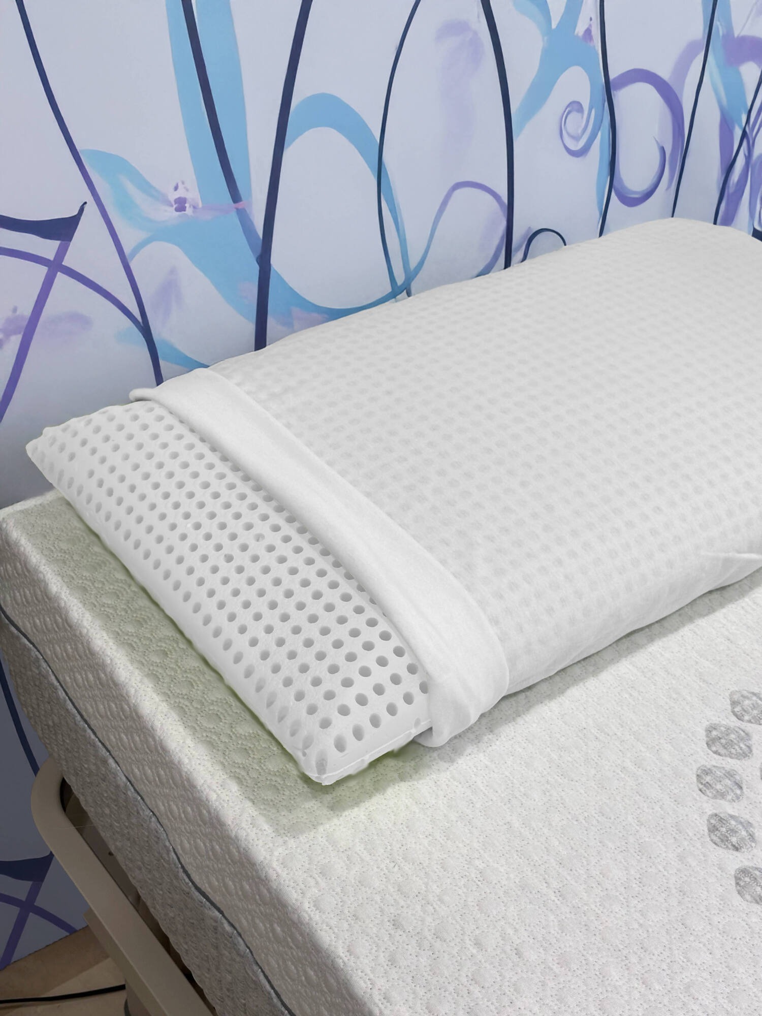 Talamo Italia Set di 4 Cuscini per Cerfoglio, 100% Made in Italy, Guanciale ergonomico a "saponetta" in Memory Foam forato, Anallergico e Traspirante, 70x40xh16 cm