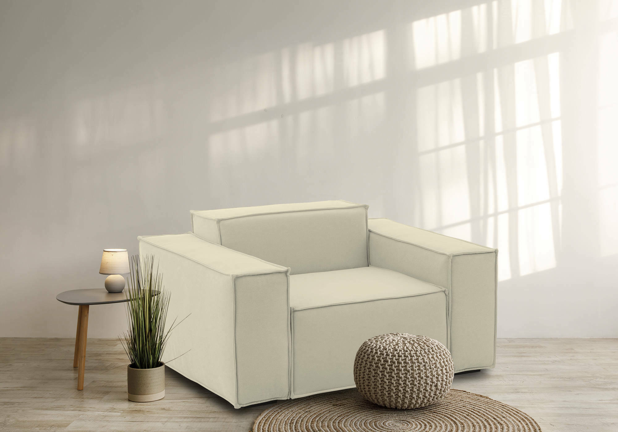 Poltrona Leonia, Poltrona da salotto, 100% Made in Italy, Poltroncina relax in tessuto imbottito, Cm 140x95h70, Beige
