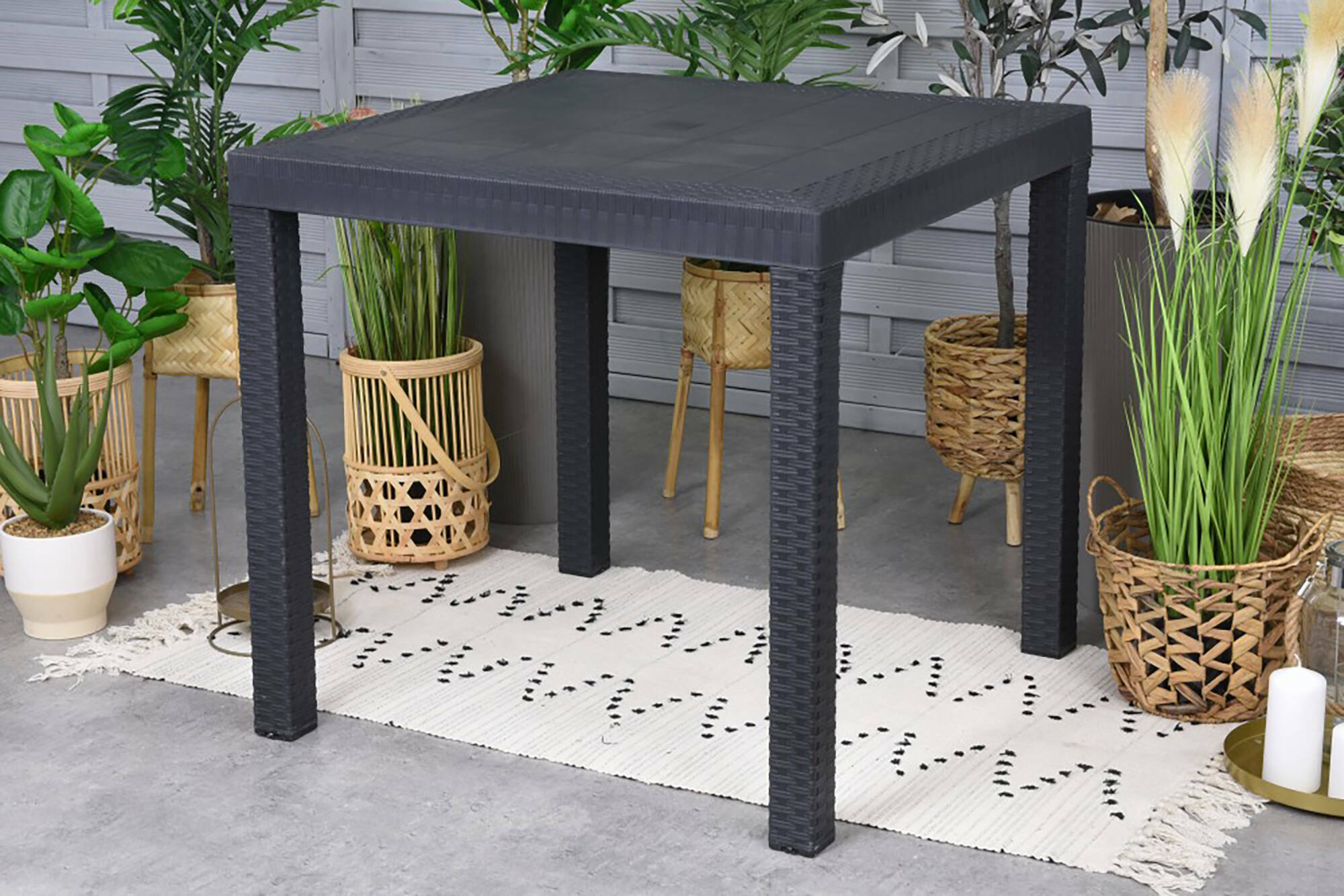 Tavolo da esterno Acqua, Tavolo quadrato fisso, Tavolo da giardino multiuso effetto rattan, 100% Made in Italy, Cm 80x80h74, Antracite