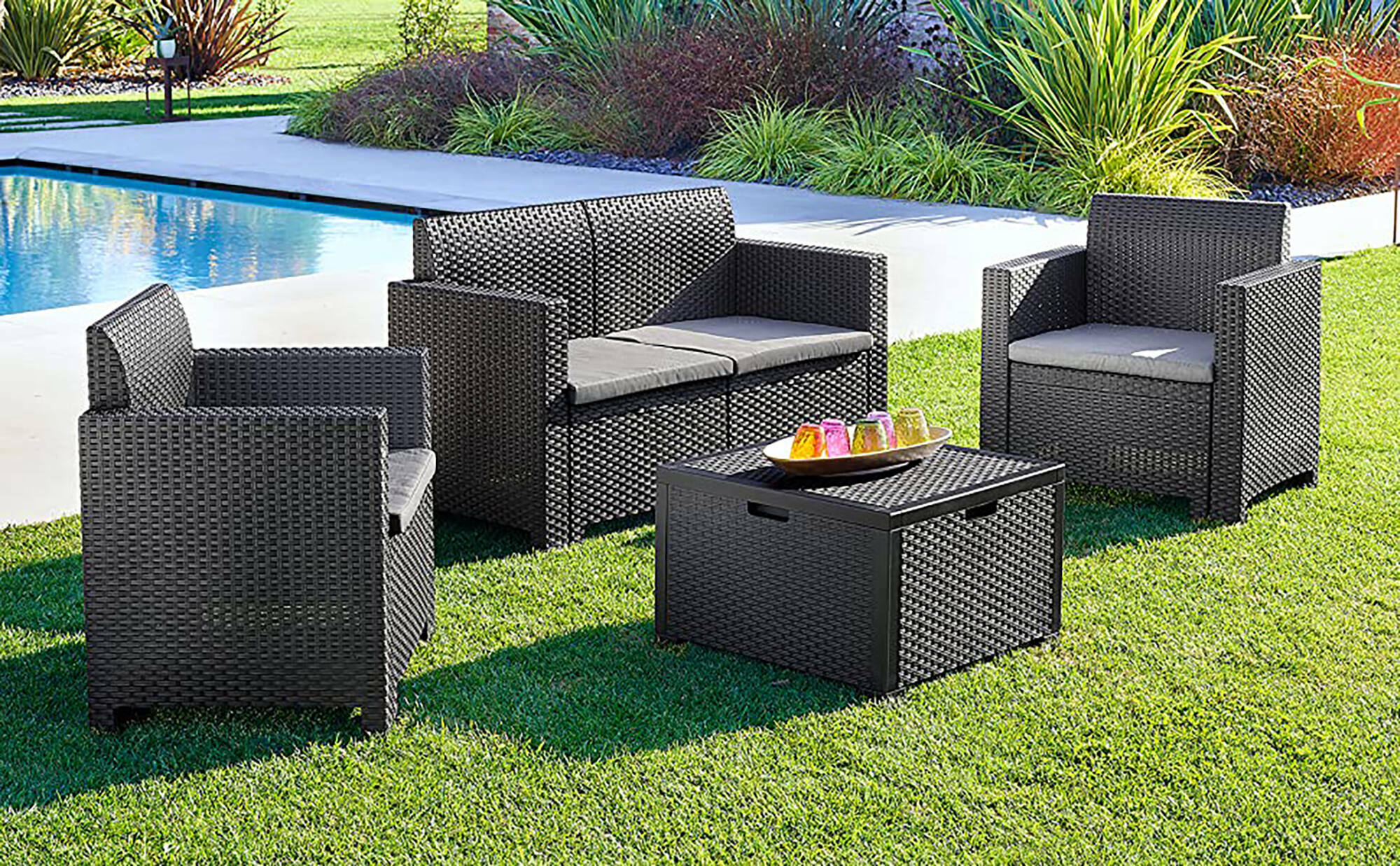 Salottino da esterno Gazania, Set da giardino con cuscini, Salottino effetto rattan, 100% Made in Italy, Antracite