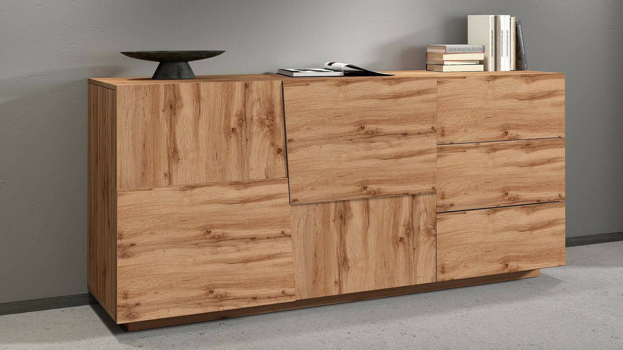 Credenza Avelignese, Buffet da soggiorno, Madia da salotto con 2 ante e 3 cassetti, 180x44h86 cm, Rovere