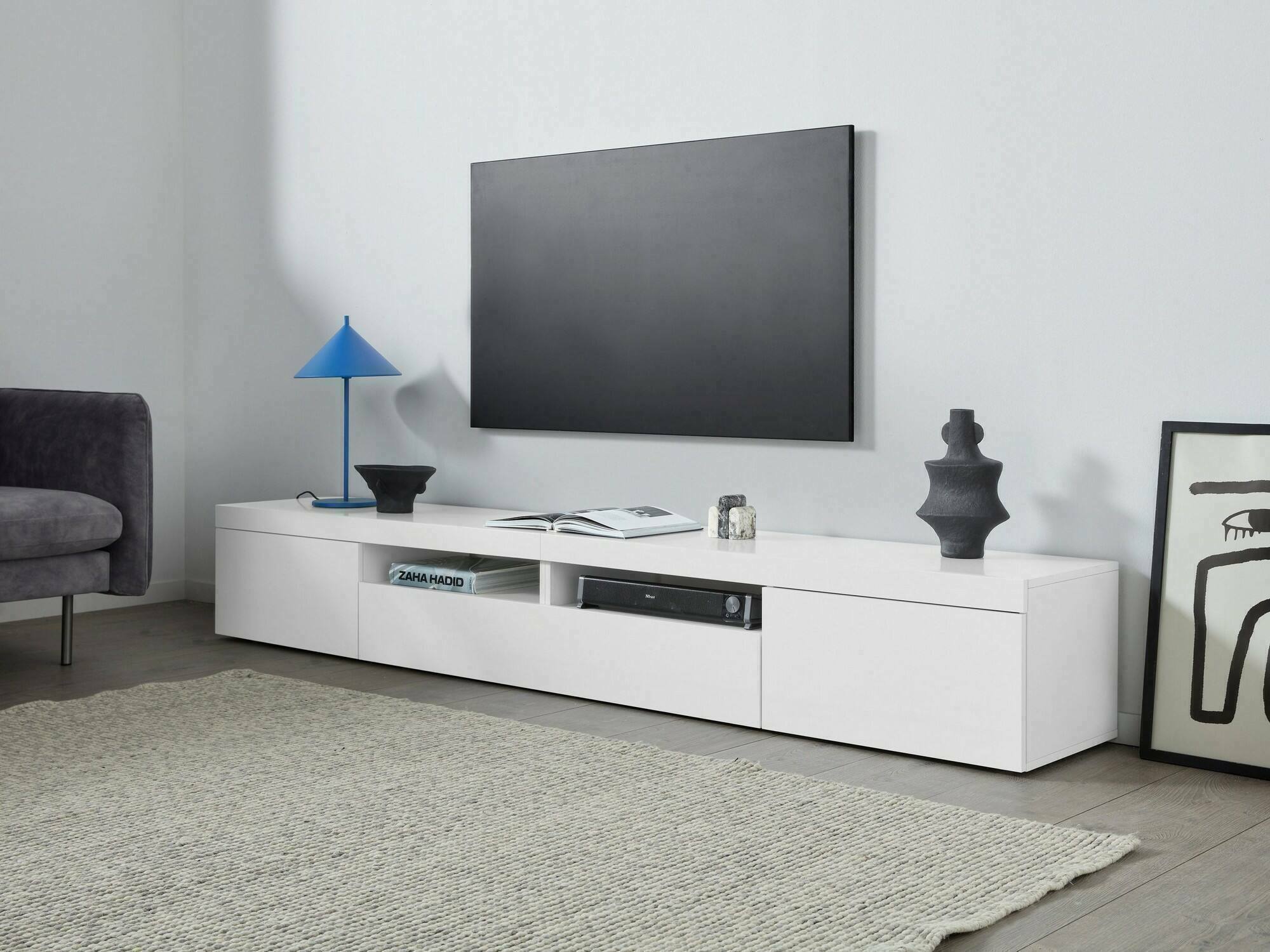 Mobile porta TV Animali, Credenza bassa da soggiorno a 3 ante, Base porta TV, 240x40h35 cm, Bianco lucido