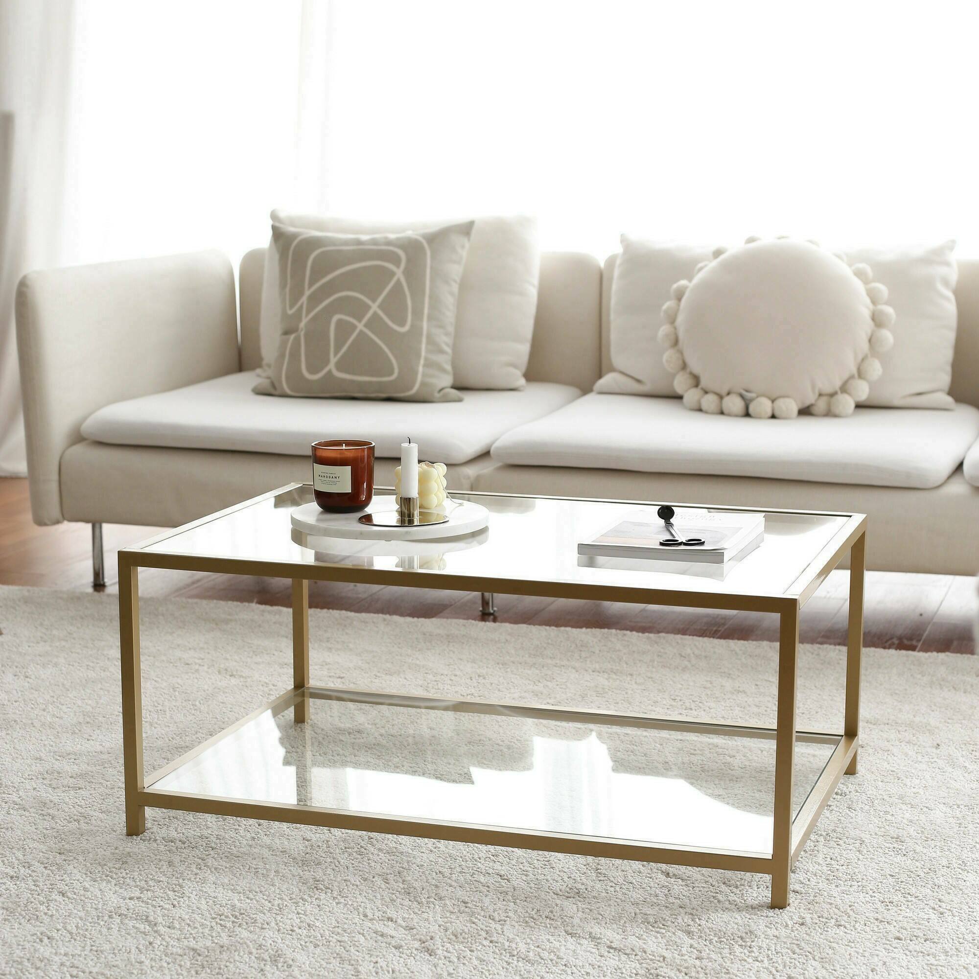 Tavolino da salotto Mina, Tavolo basso da caffè, Portariviste per divano, Ripiano da soggiorno, 90x60h40 cm, Oro