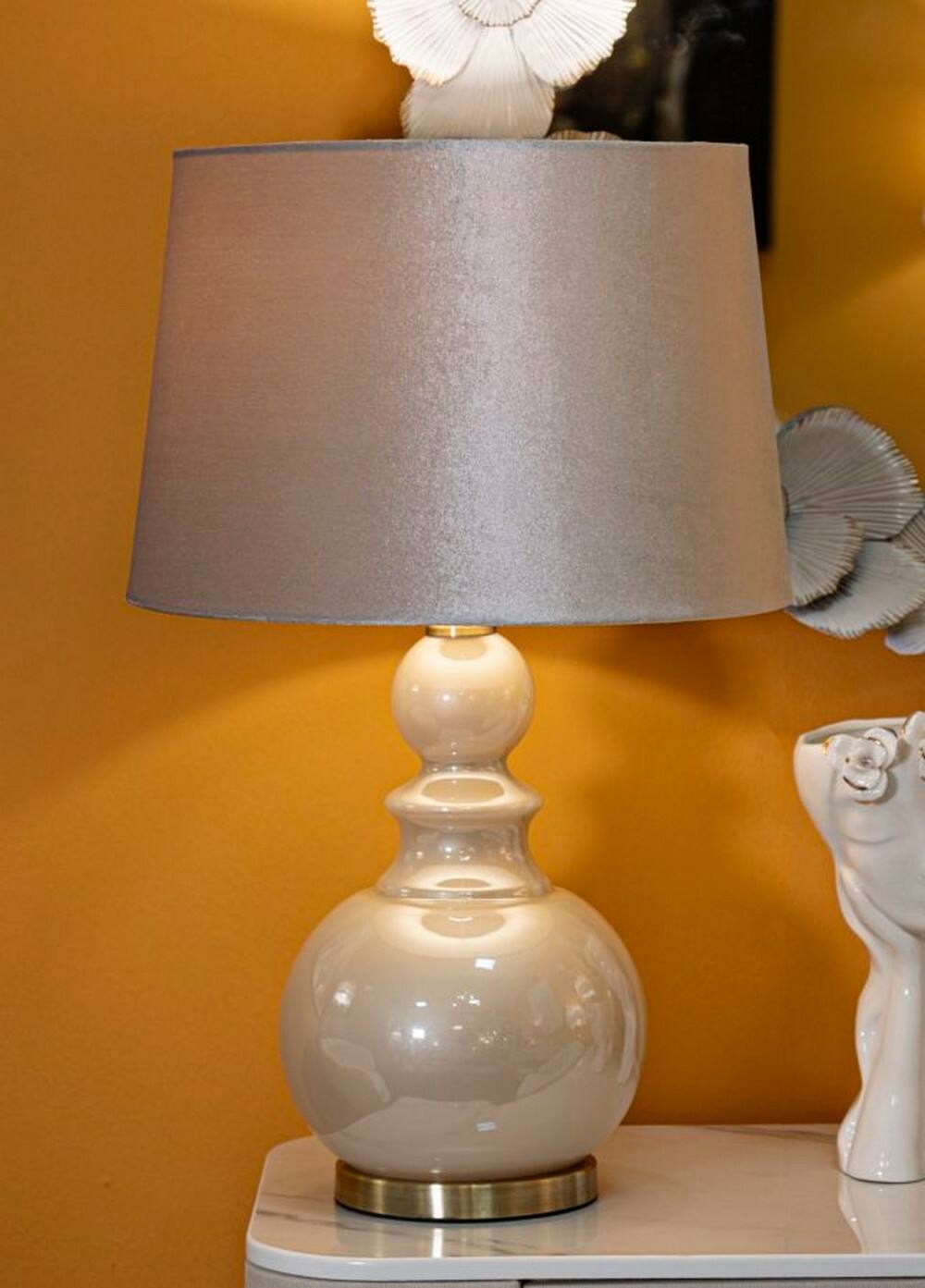 Lampada da tavolo Casto, Luce da scrivania , Luminaria da ufficio, Lampada da lavoro, 38x38 h61 cm, Bianco perla