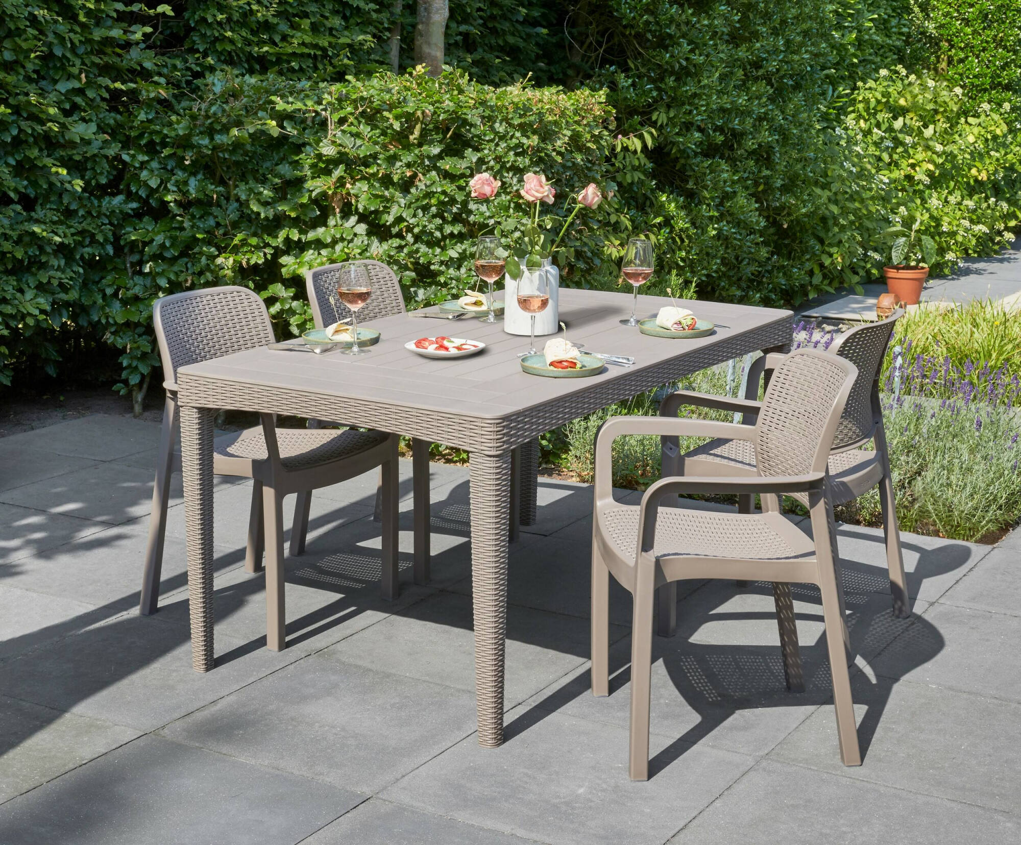Tavolo da esterno Salmon, Base per picnic, Piano da pranzo da giardino, Banco outdoor multiuso, 160x90 h74 cm, Tortora
