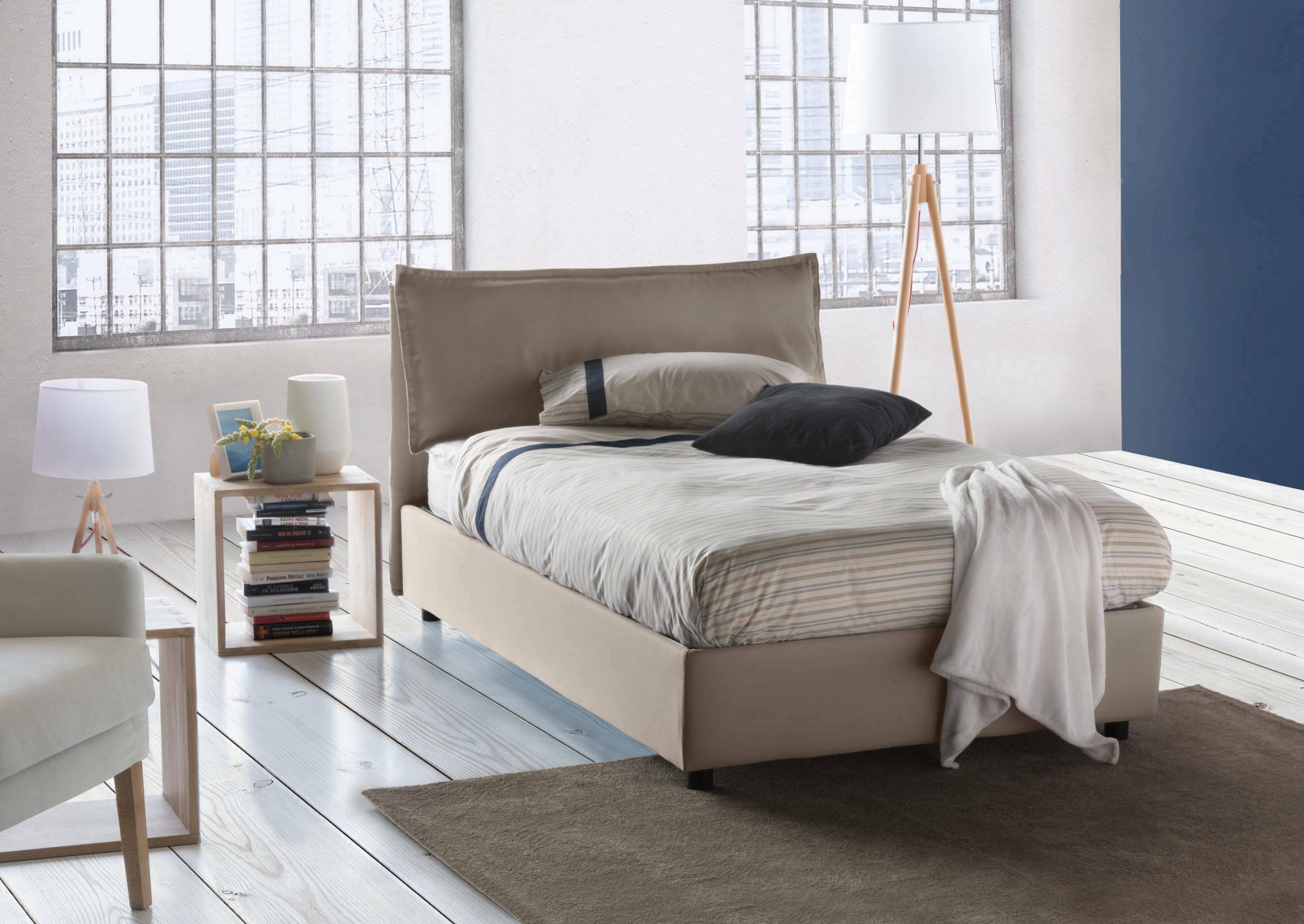 Letto piazza e mezza Attinia, Letto contenitore con rivestimento in tessuto, Made in Italy, Apertura frontale, con materasso cm 120x190 incluso, Tortora